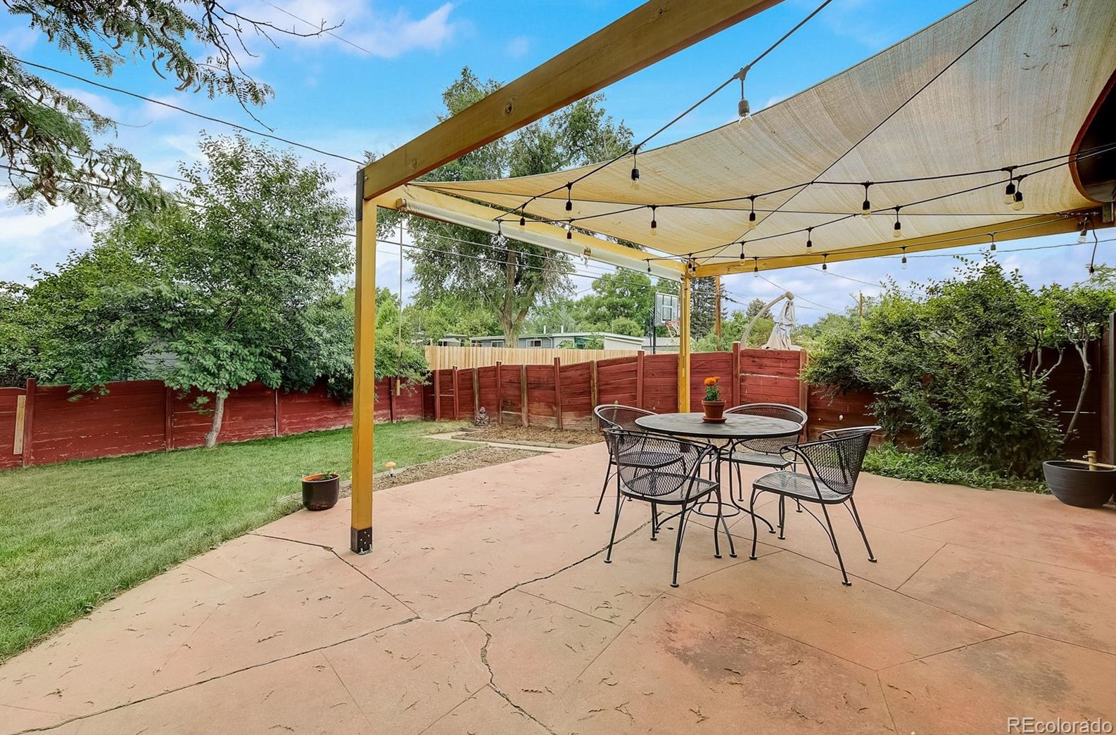 5401 Hickory St, Littleton CO  80120-1424 exterior