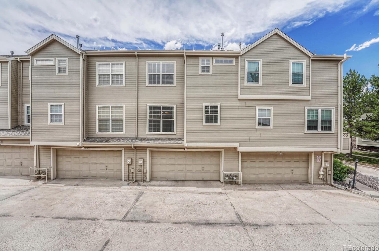 322 Jamison Pl, Littleton CO 80120-5208 exterior