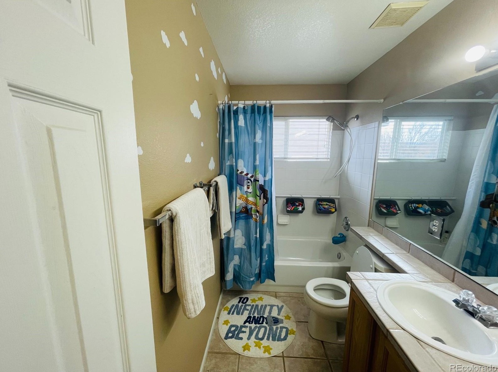 6635 Berry Ave, Littleton CO 80123-0820 exterior