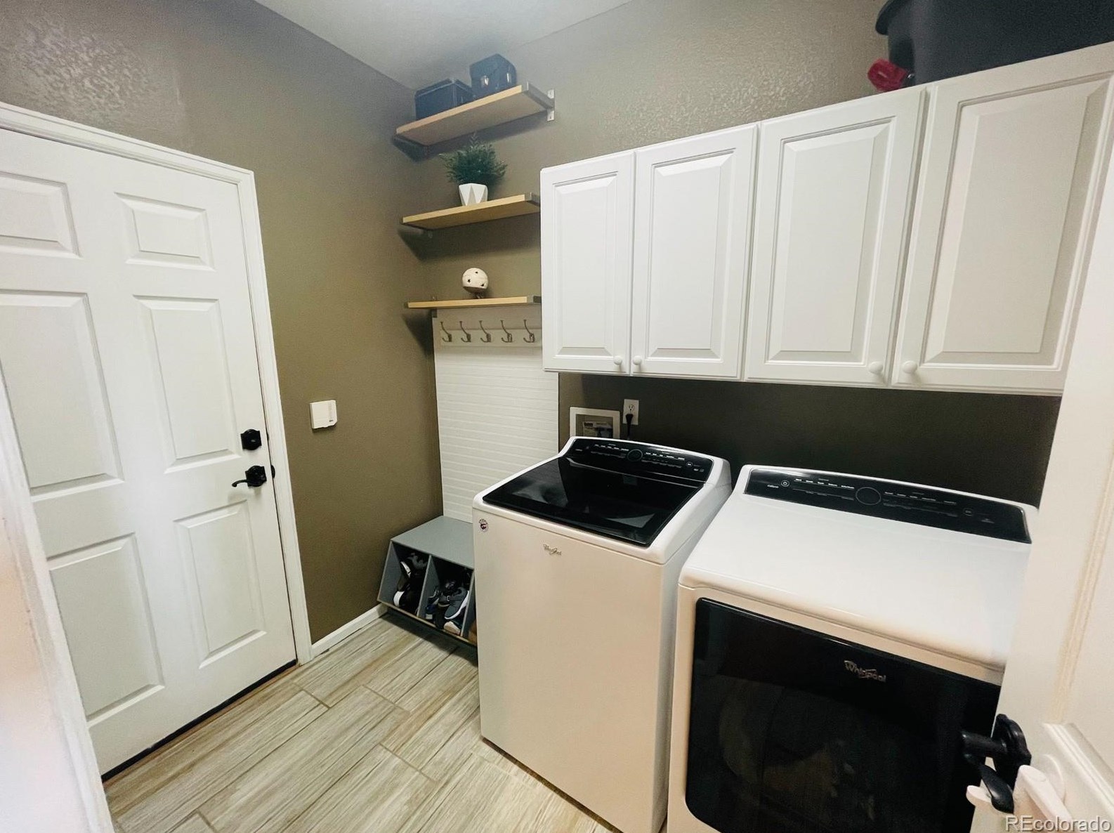 6635 Berry Ave, Littleton CO 80123-0820 exterior