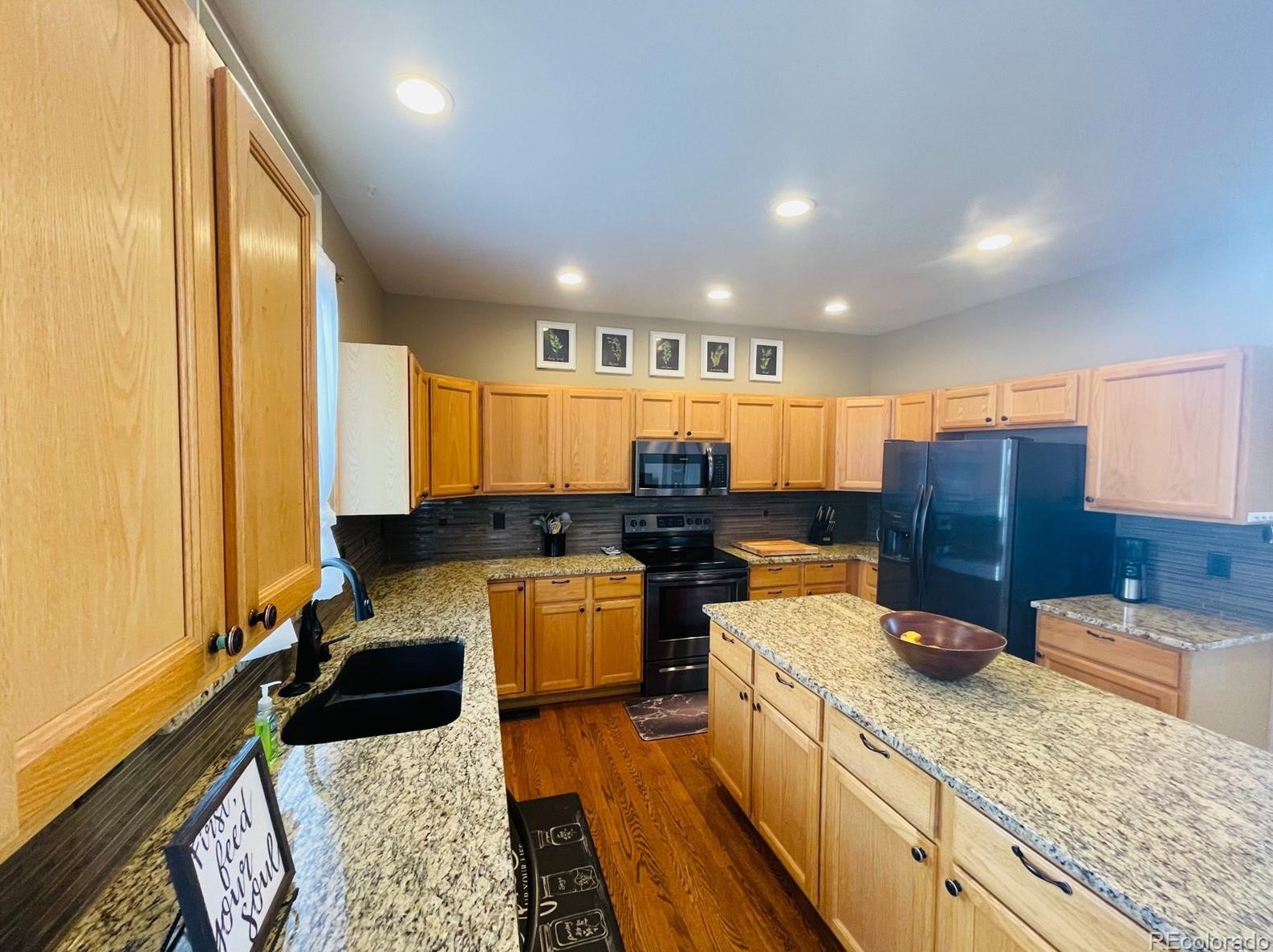 6635 Berry Ave, Littleton CO 80123-0820 exterior