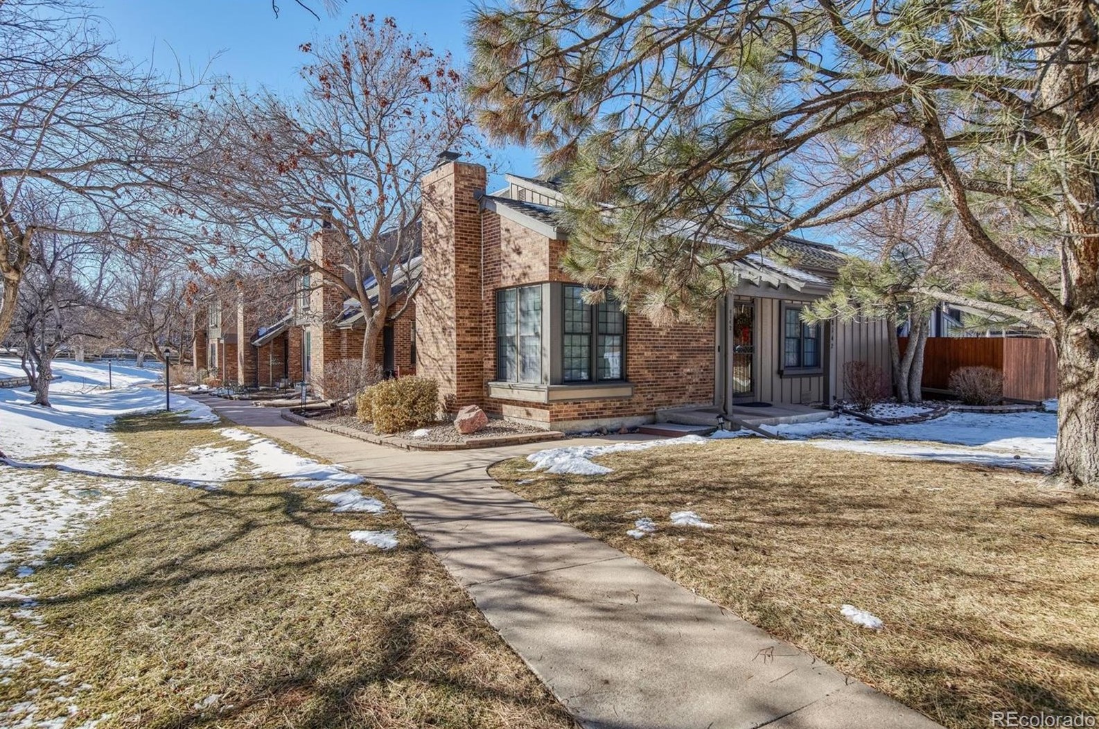 8140 E Phillips Cir, Englewood, CO 80112