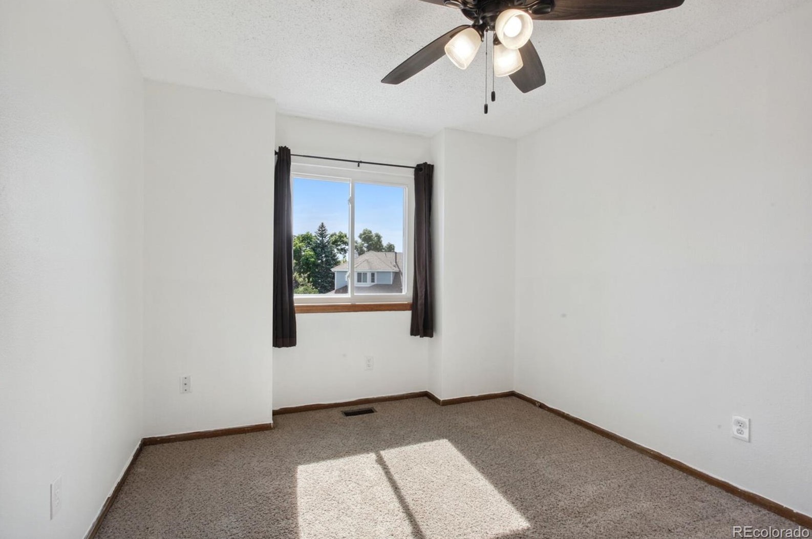 5553 Yank Ct, Littleton CO 80127-2185 exterior