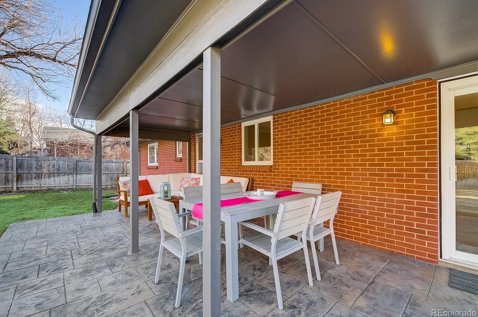 5900 Race St, Littleton CO 80121-2652 exterior