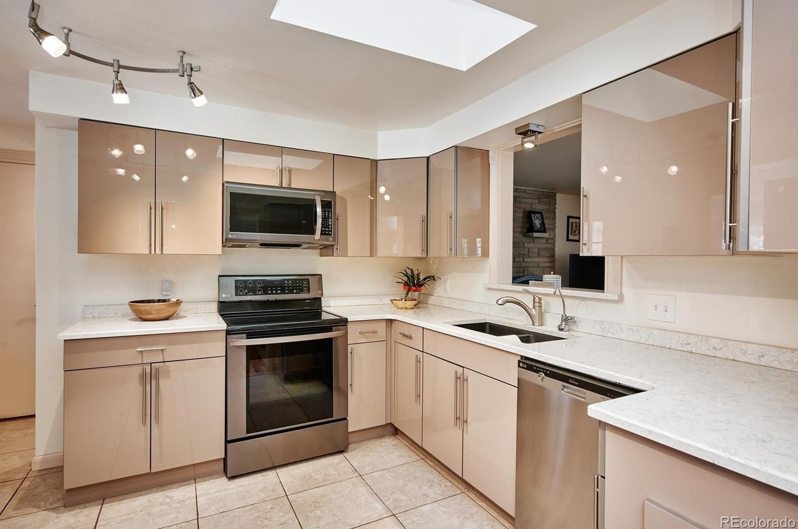 5303 Arbutus St, Arvada CO  80002-1724 exterior