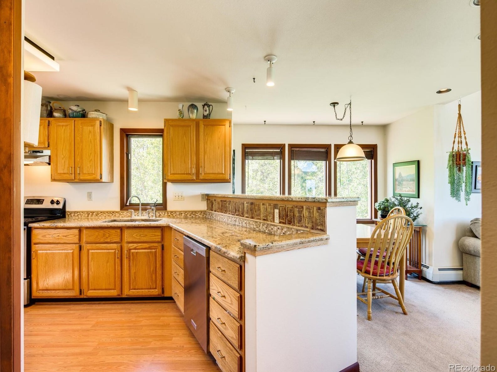 68 Athena Rd, Arvada CO  80422-4019 exterior