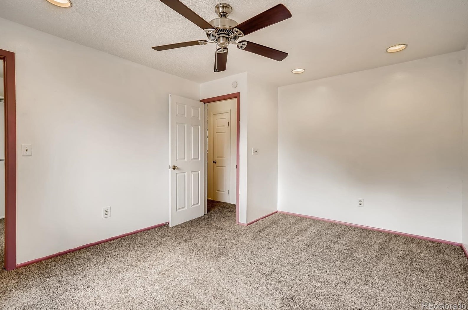 7161 Van Gordon St, Arvada CO  80004-1266 exterior