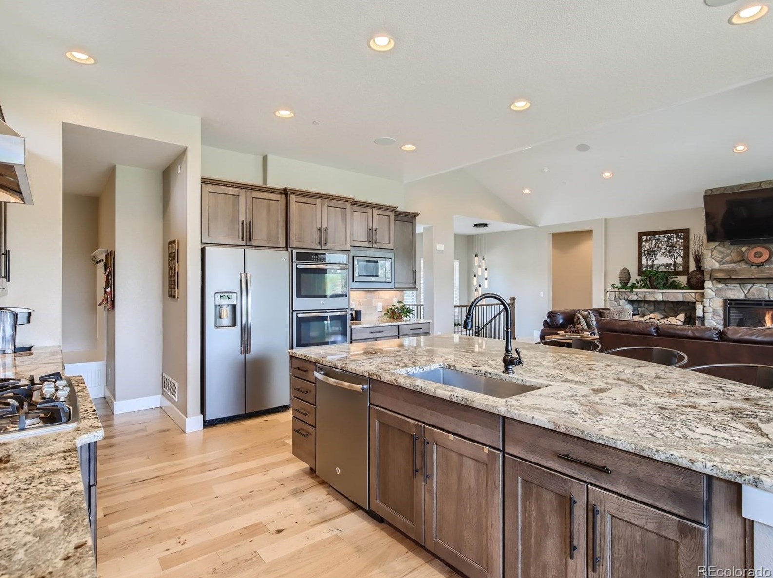 1659 Avenida Del Sol, Castle Rock CO 80104-7672 exterior