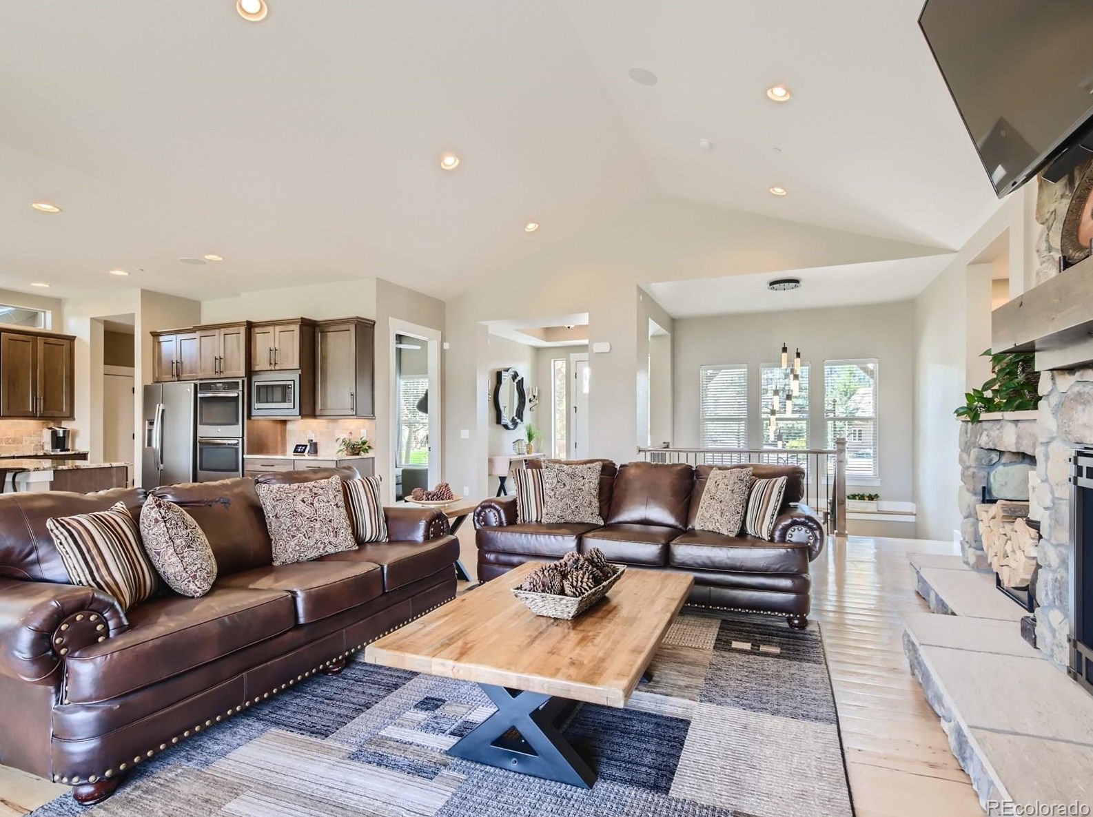 1659 Avenida Del Sol, Castle Rock CO 80104-7672 exterior