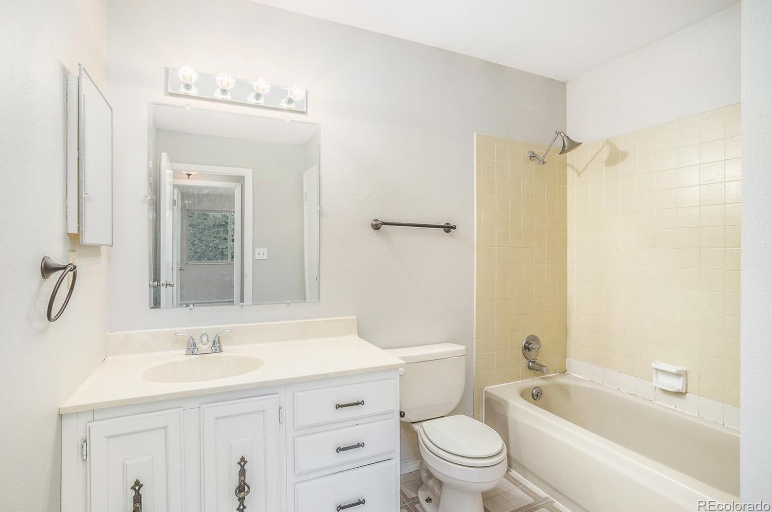 1303 Acacia Dr, Colorado Springs CO 80907-4800 exterior