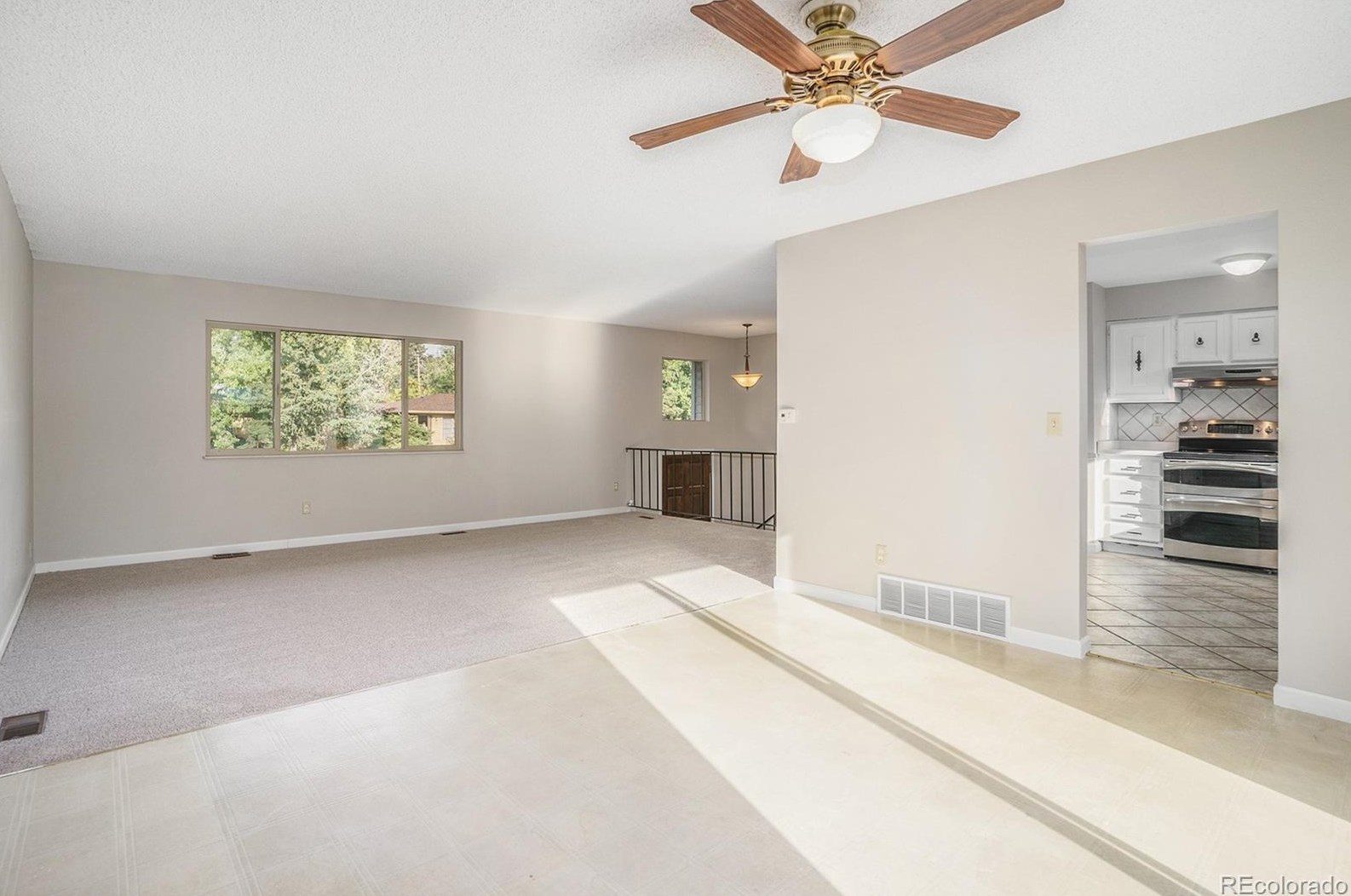 1303 Acacia Dr, Colorado Springs CO 80907-4800 exterior