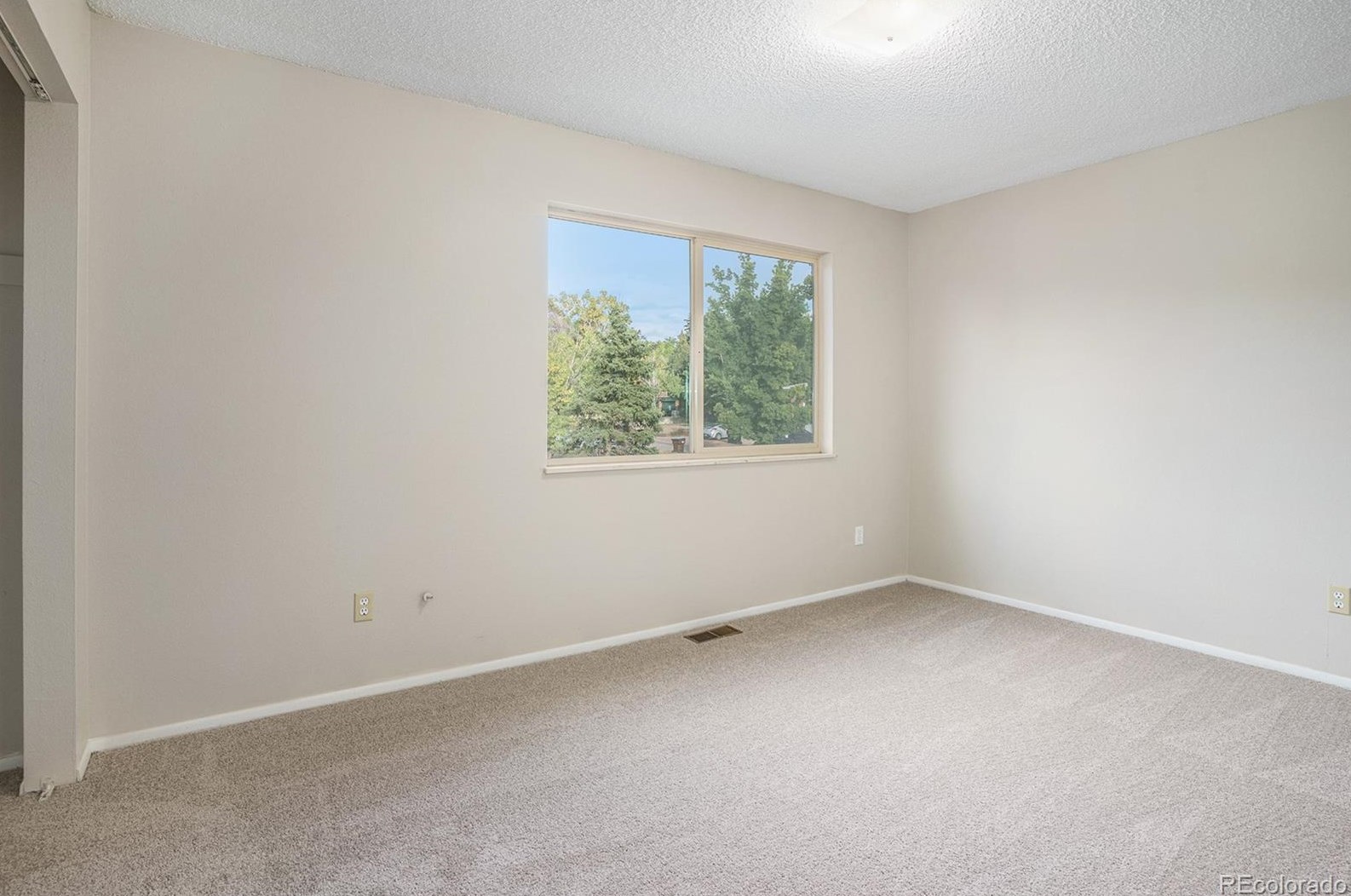 1303 Acacia Dr, Colorado Springs CO 80907-4800 exterior