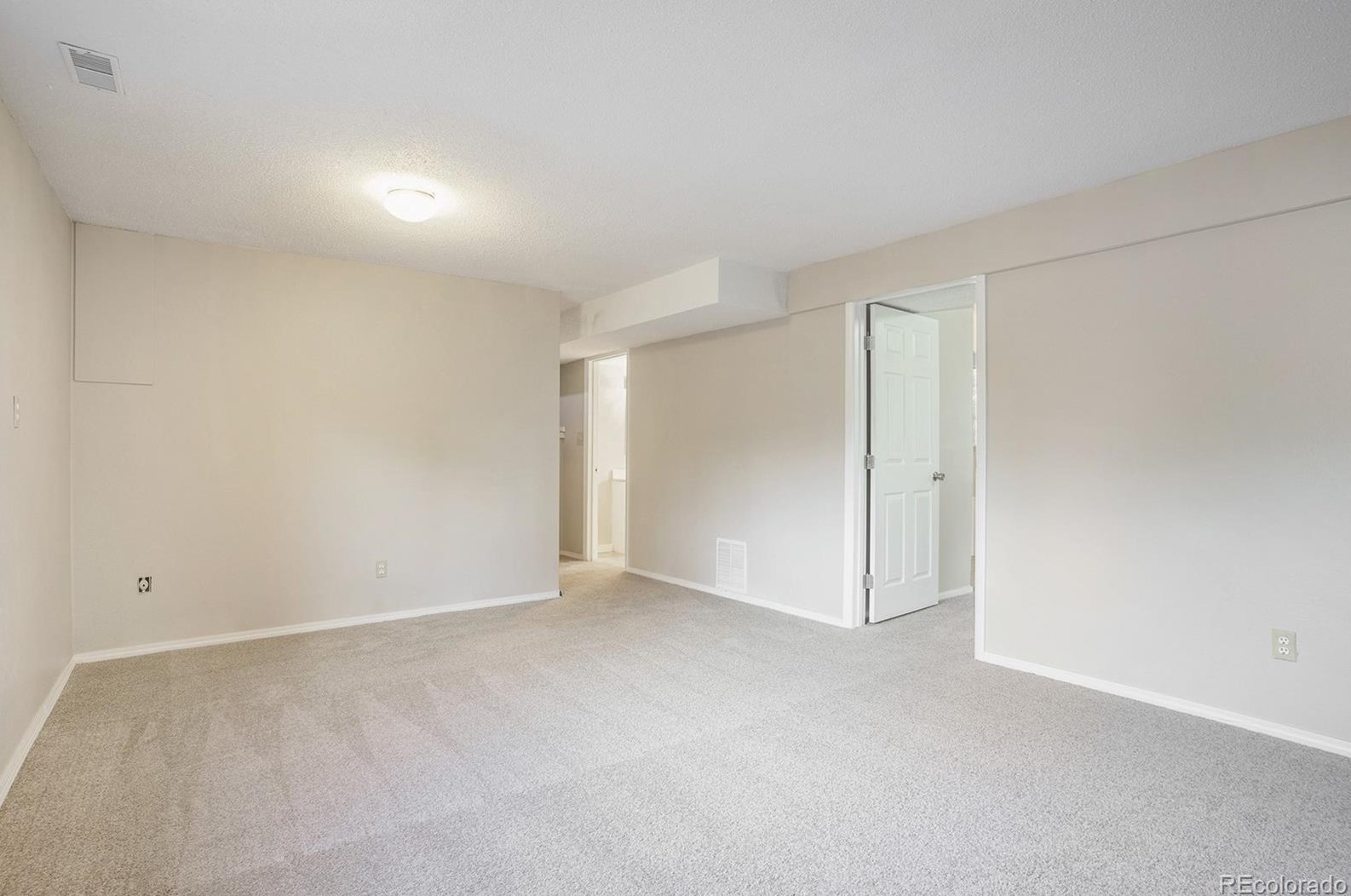 1303 Acacia Dr, Colorado Springs CO 80907-4800 exterior