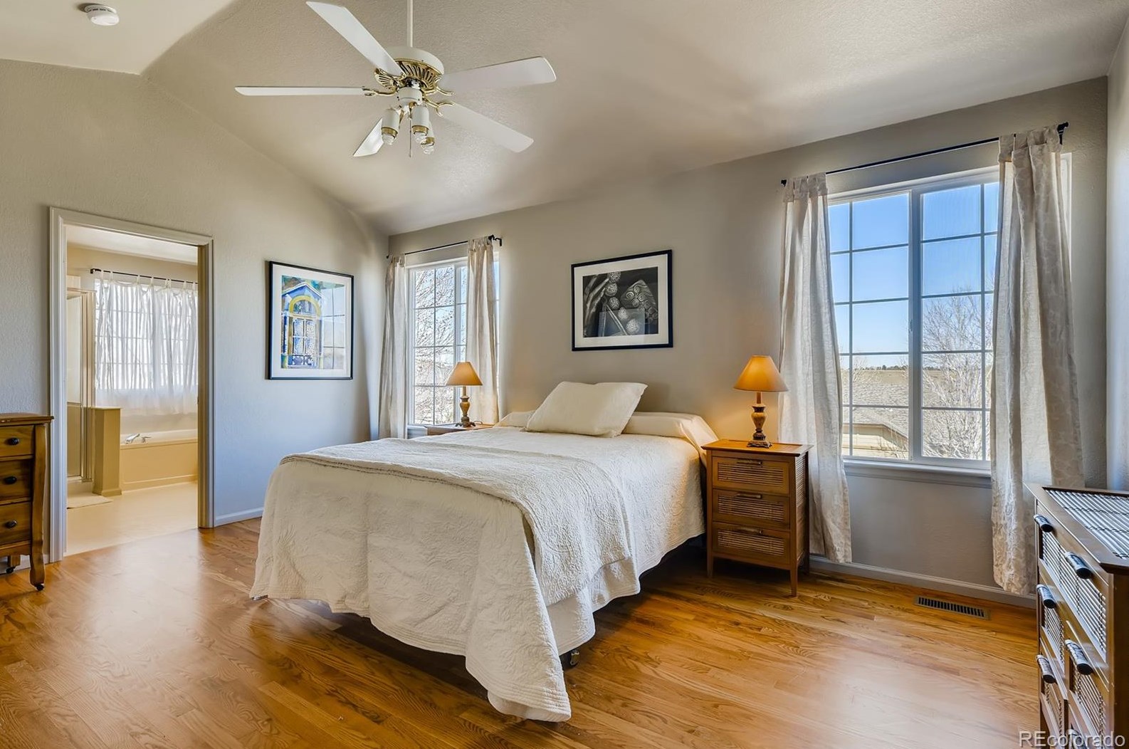 6039 Prentice Ave, Littleton CO 80120-1232 exterior