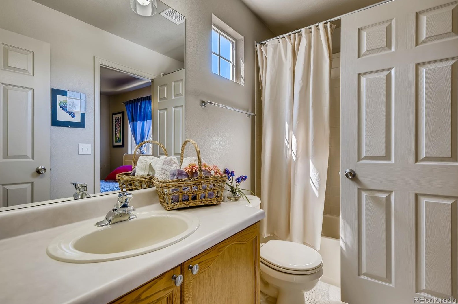 6039 Prentice Ave, Littleton CO 80120-1232 exterior