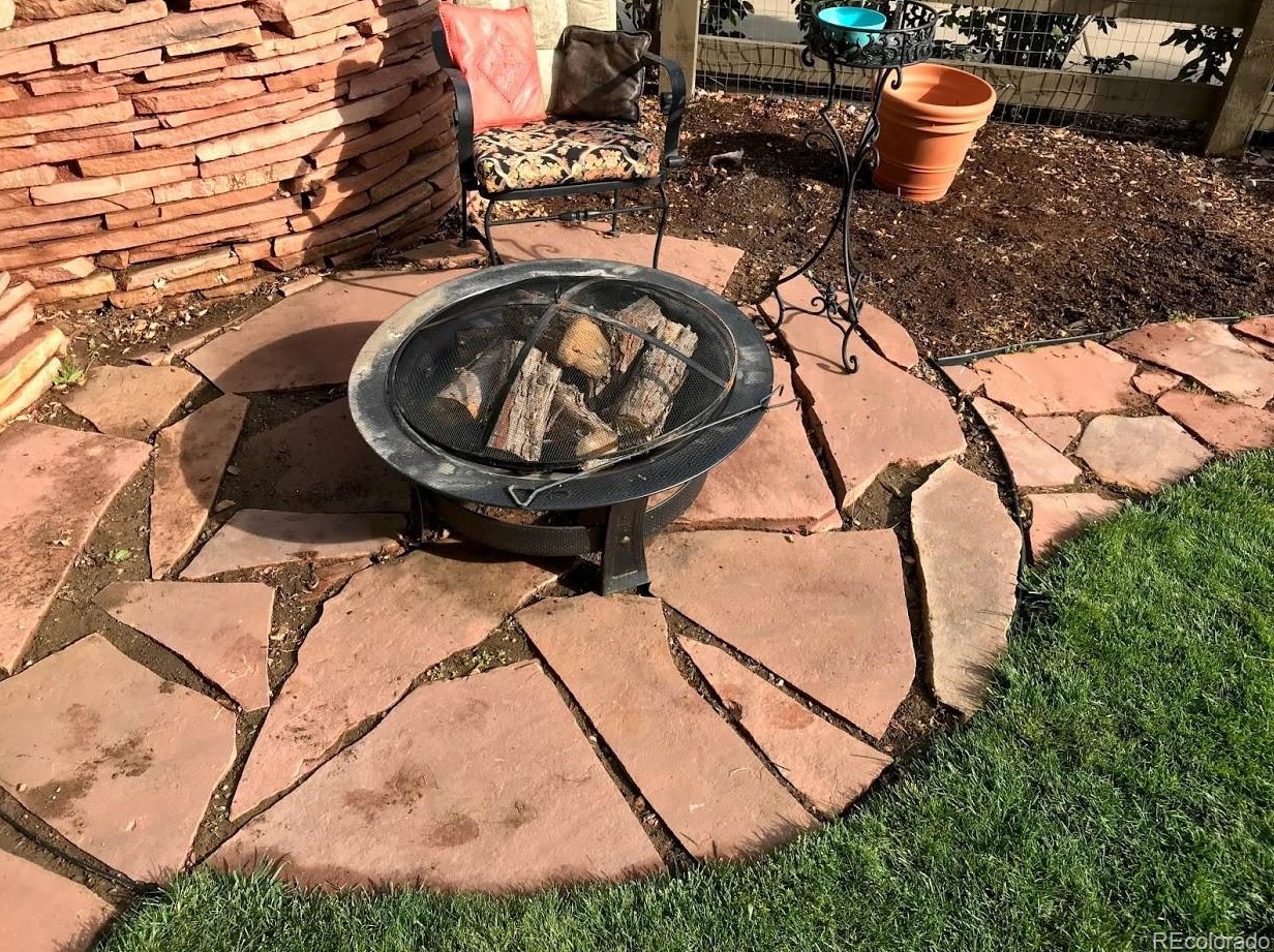 6039 Prentice Ave, Littleton CO 80120-1232 exterior