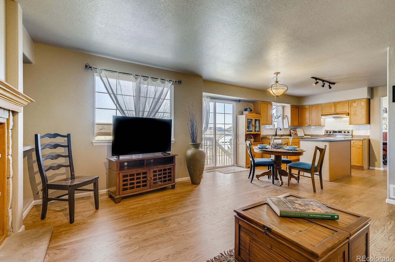 6039 Prentice Ave, Littleton CO 80120-1232 exterior