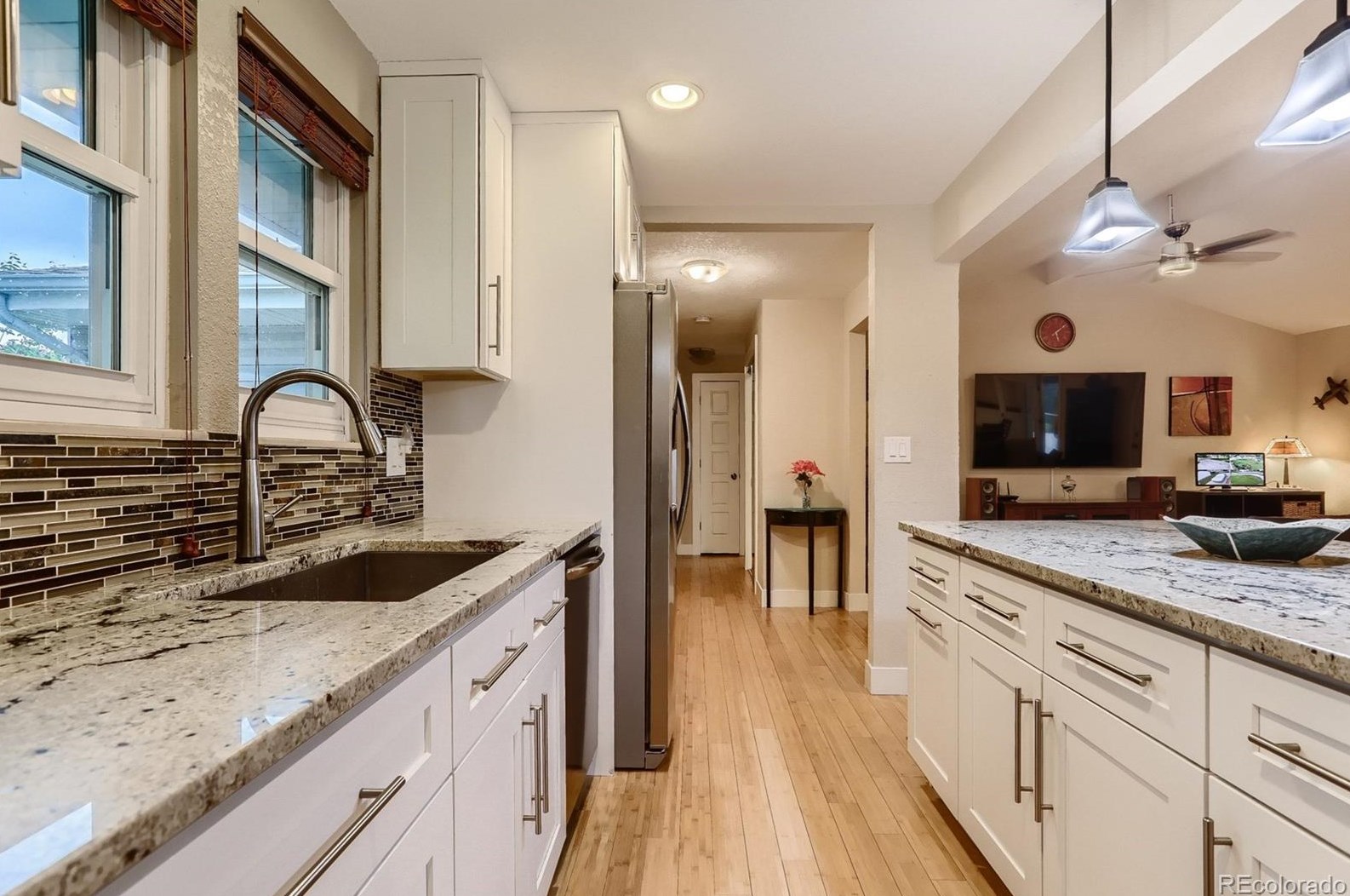 1245 Hinsdale Dr, Littleton CO 80120-4160 exterior