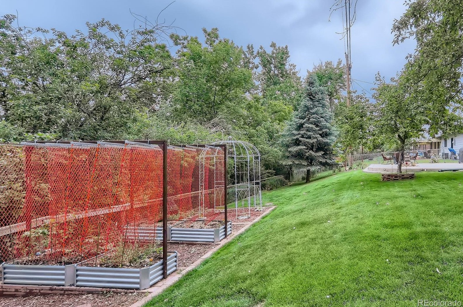 1245 Hinsdale Dr, Littleton CO 80120-4160 exterior