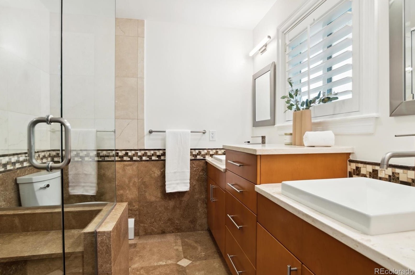 5445 Plymouth Dr, Littleton CO 80128-3939 exterior