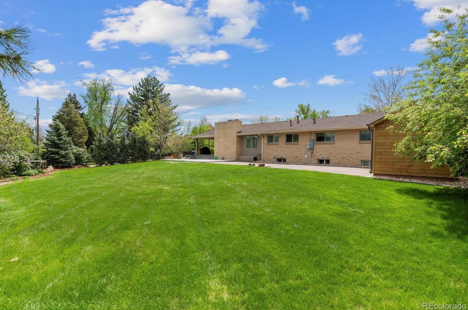 5445 Plymouth Dr, Littleton CO 80128-3939 exterior