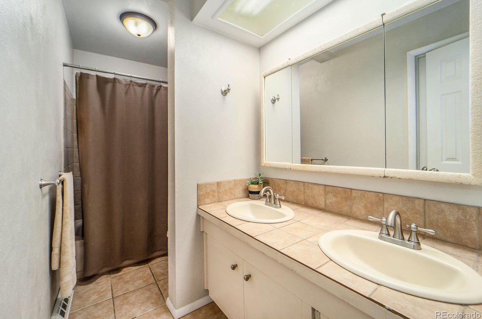 5809 Pierson St, Arvada CO  80005-3450 exterior
