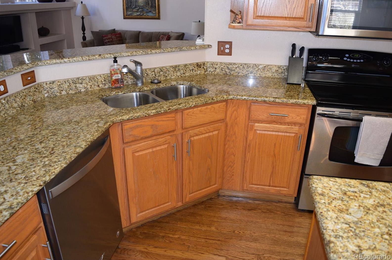 10763 Cooper Ln, Littleton CO 80127-2983 exterior