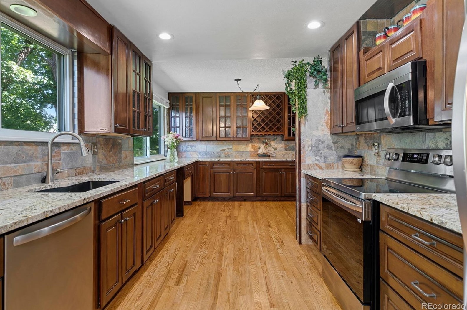 8965 Geddes Pl, Littleton CO 80128-4108 exterior