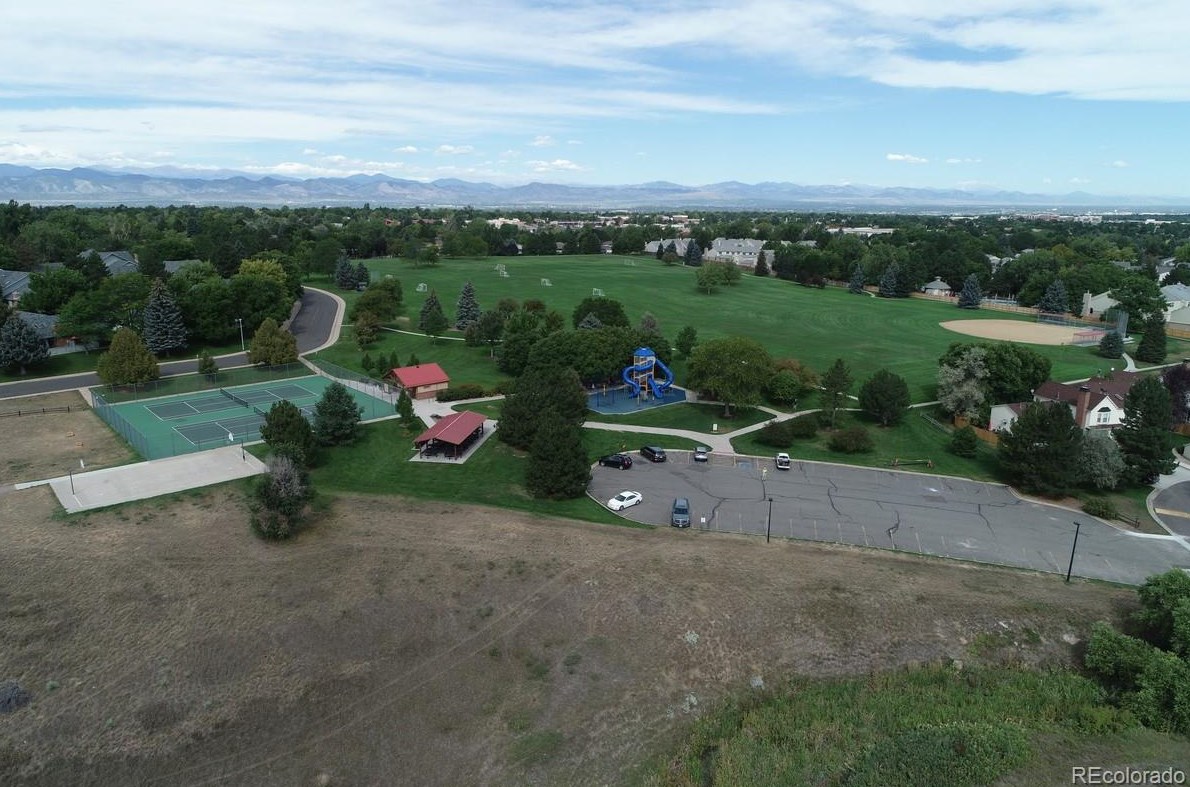 7521 Cove Cir, Littleton CO 80122-3360 exterior