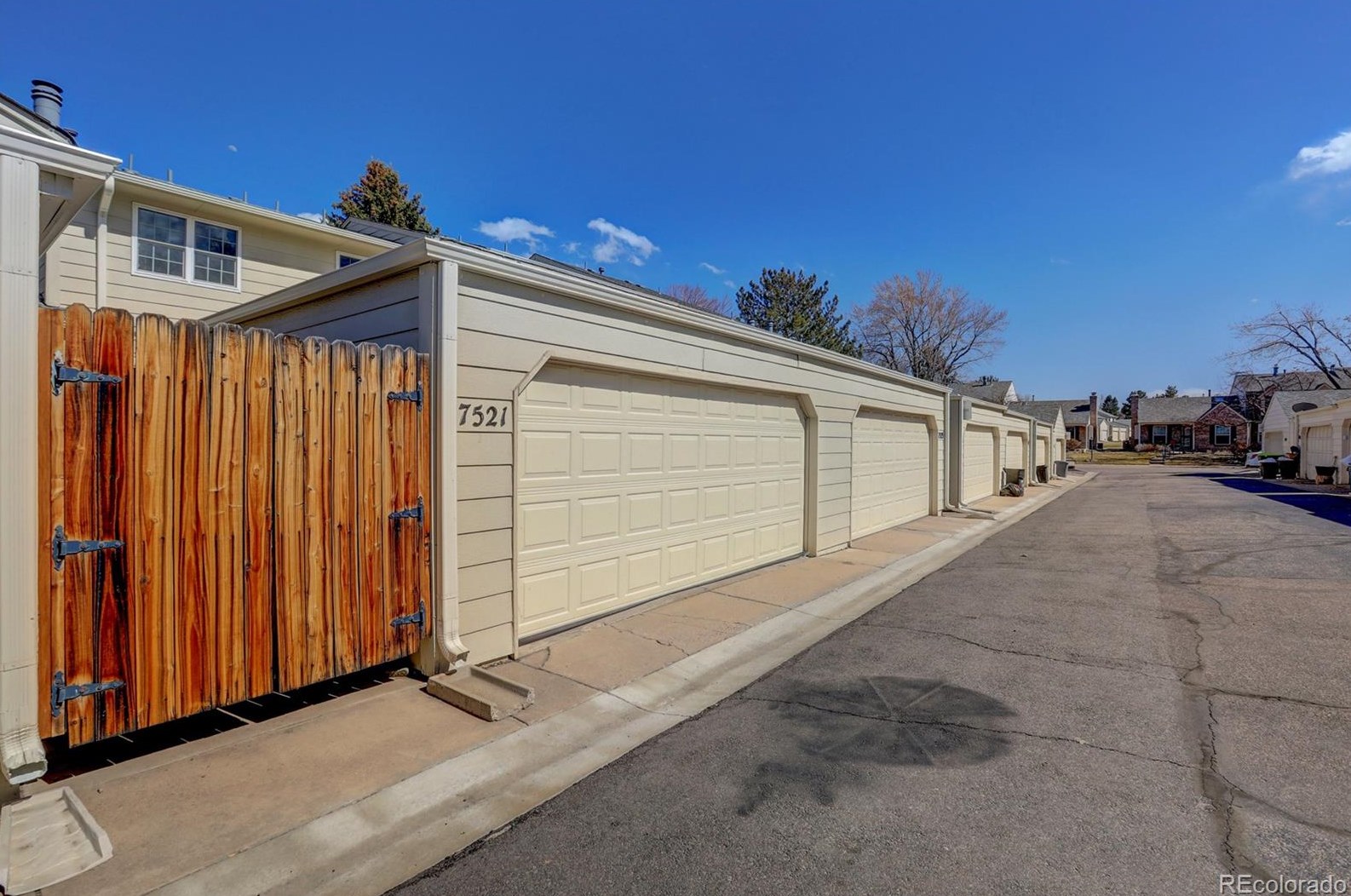 7521 Cove Cir, Littleton CO 80122-3360 exterior