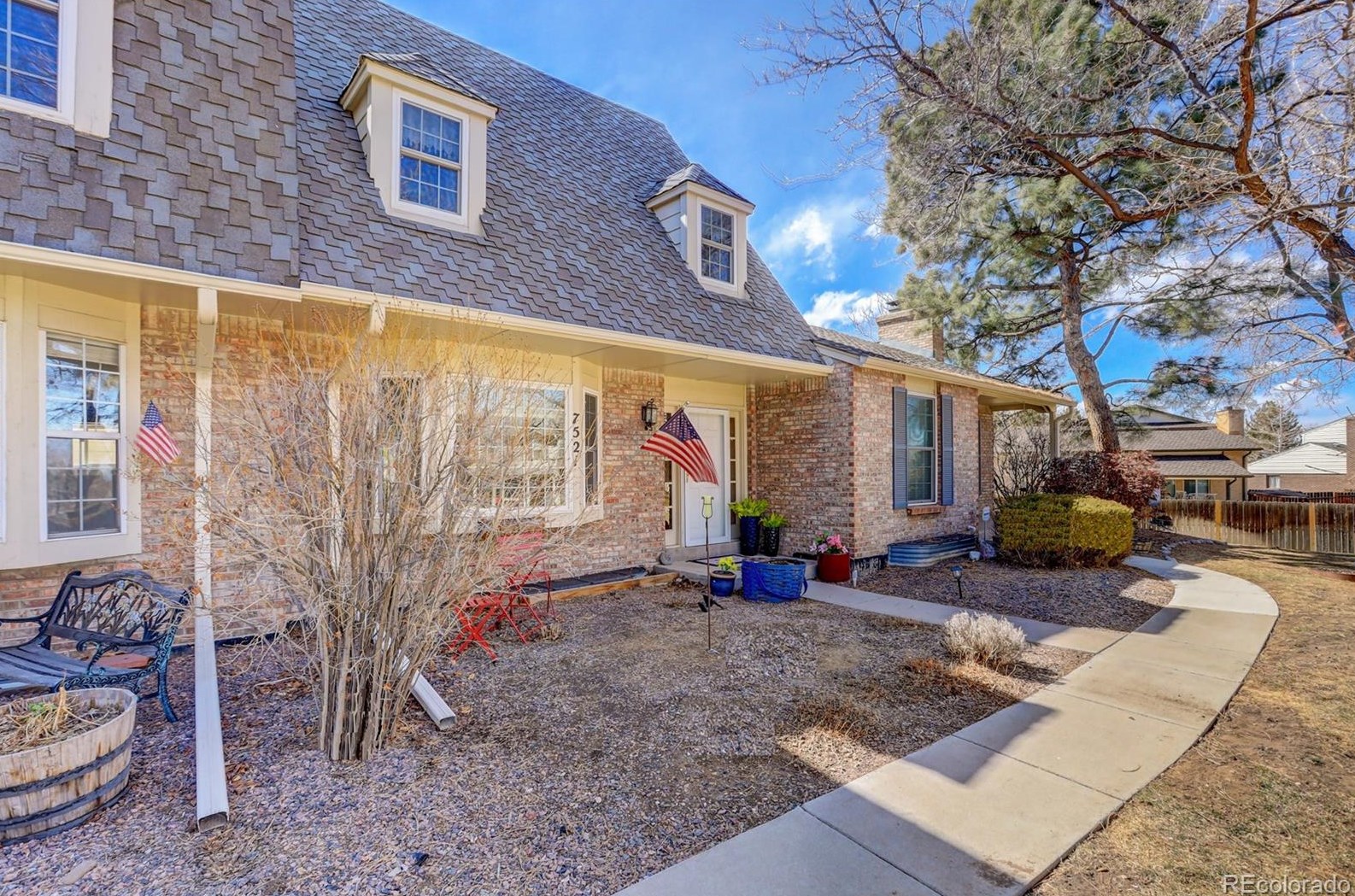7521 Cove Cir, Littleton CO 80122-3360 exterior