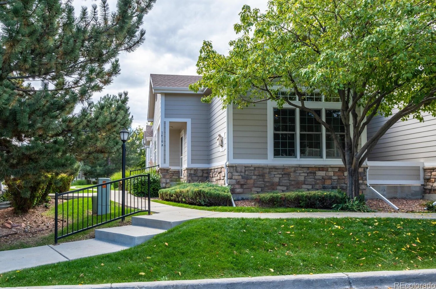 1410 Whitehall Dr, Longmont, CO 80504-7998