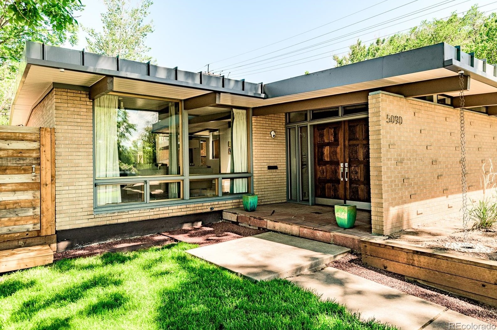 5090 S Washington St, Englewood, CO 80113