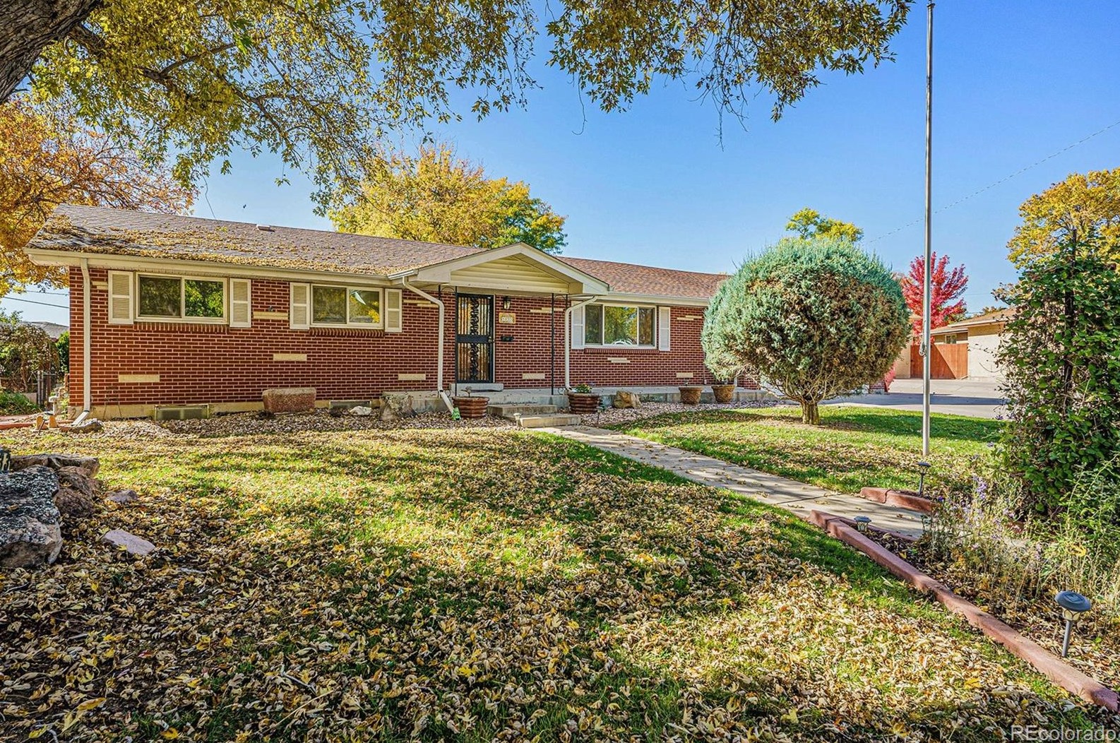 5833 Swadley Ct, Arvada, CO 80004-4228