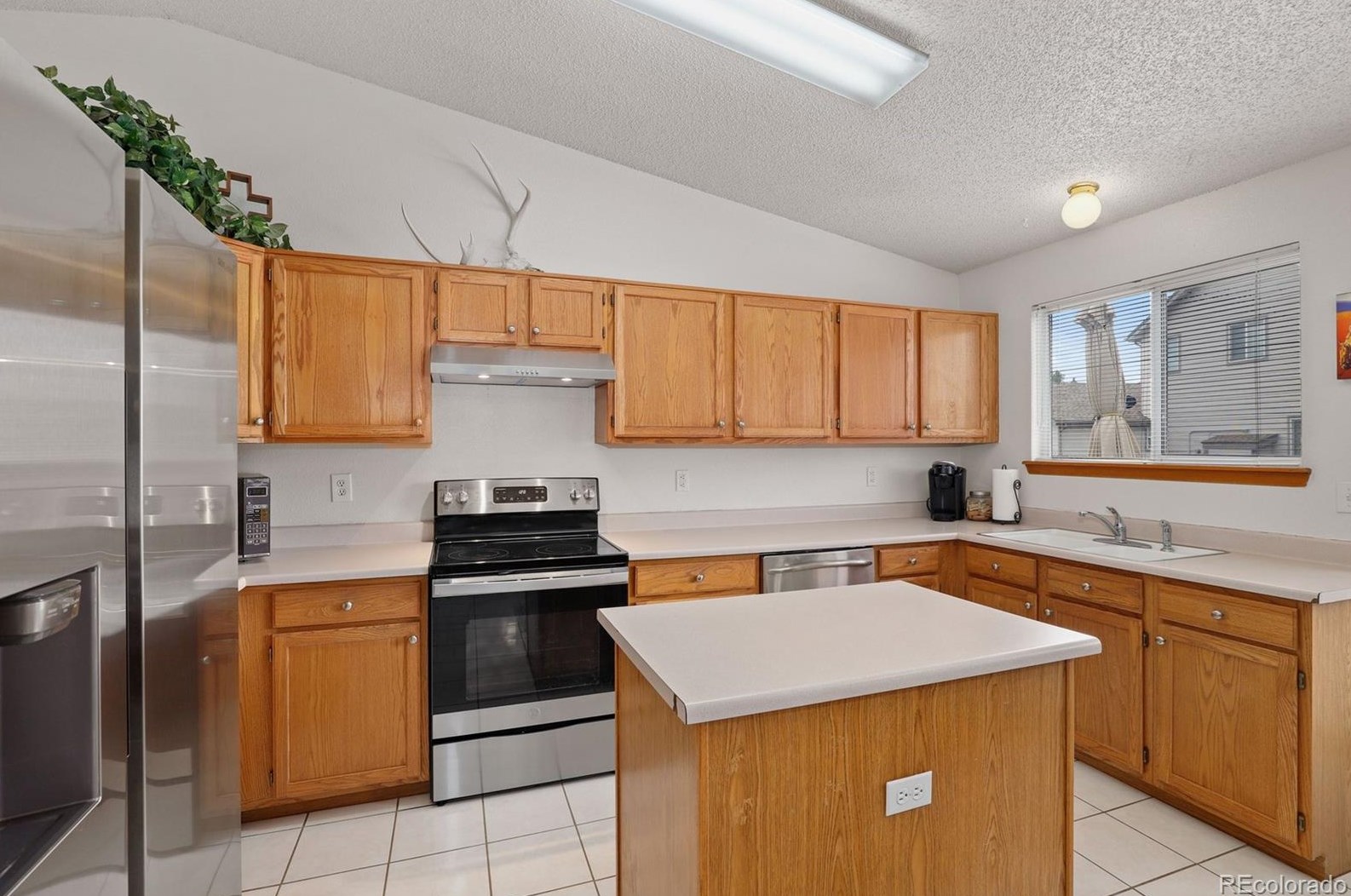 10511 Hyacinth St, Littleton CO  80129-4677 exterior