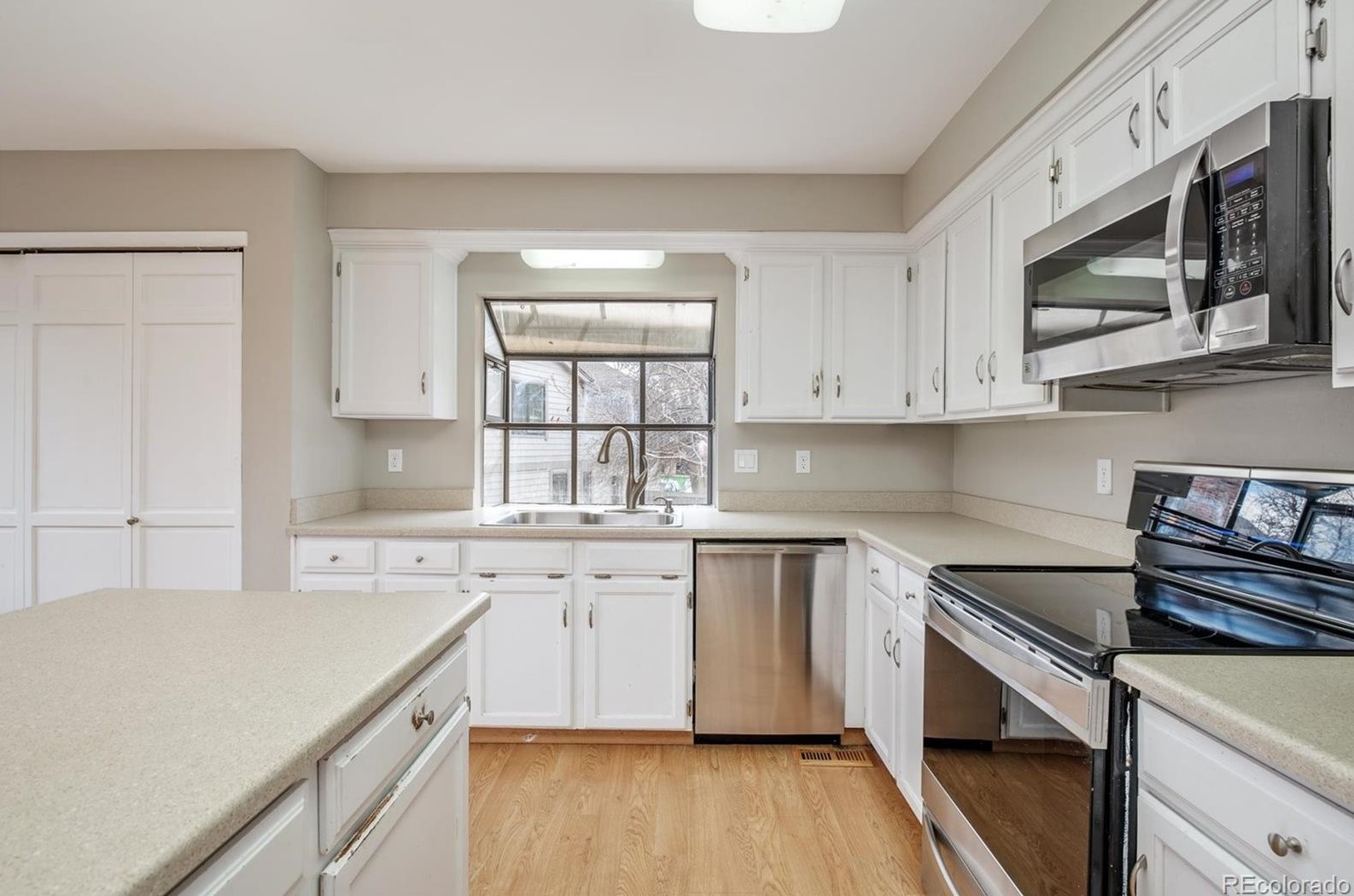 8170 Cody Ct, Arvada CO  80005-2420 exterior