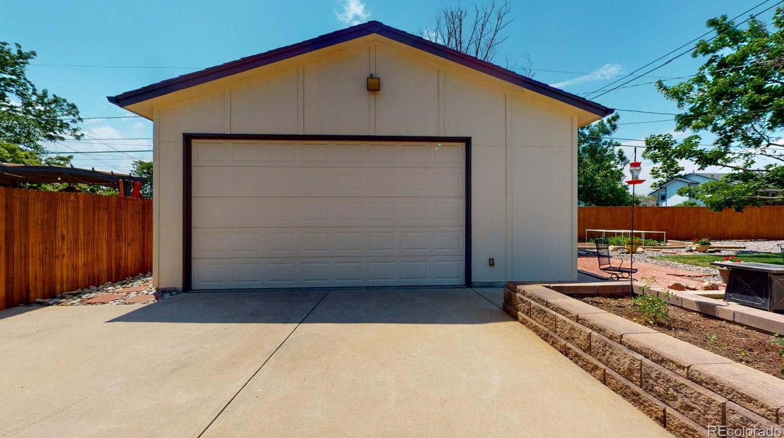 8593 Balsam St, Littleton CO 80128-6111 exterior