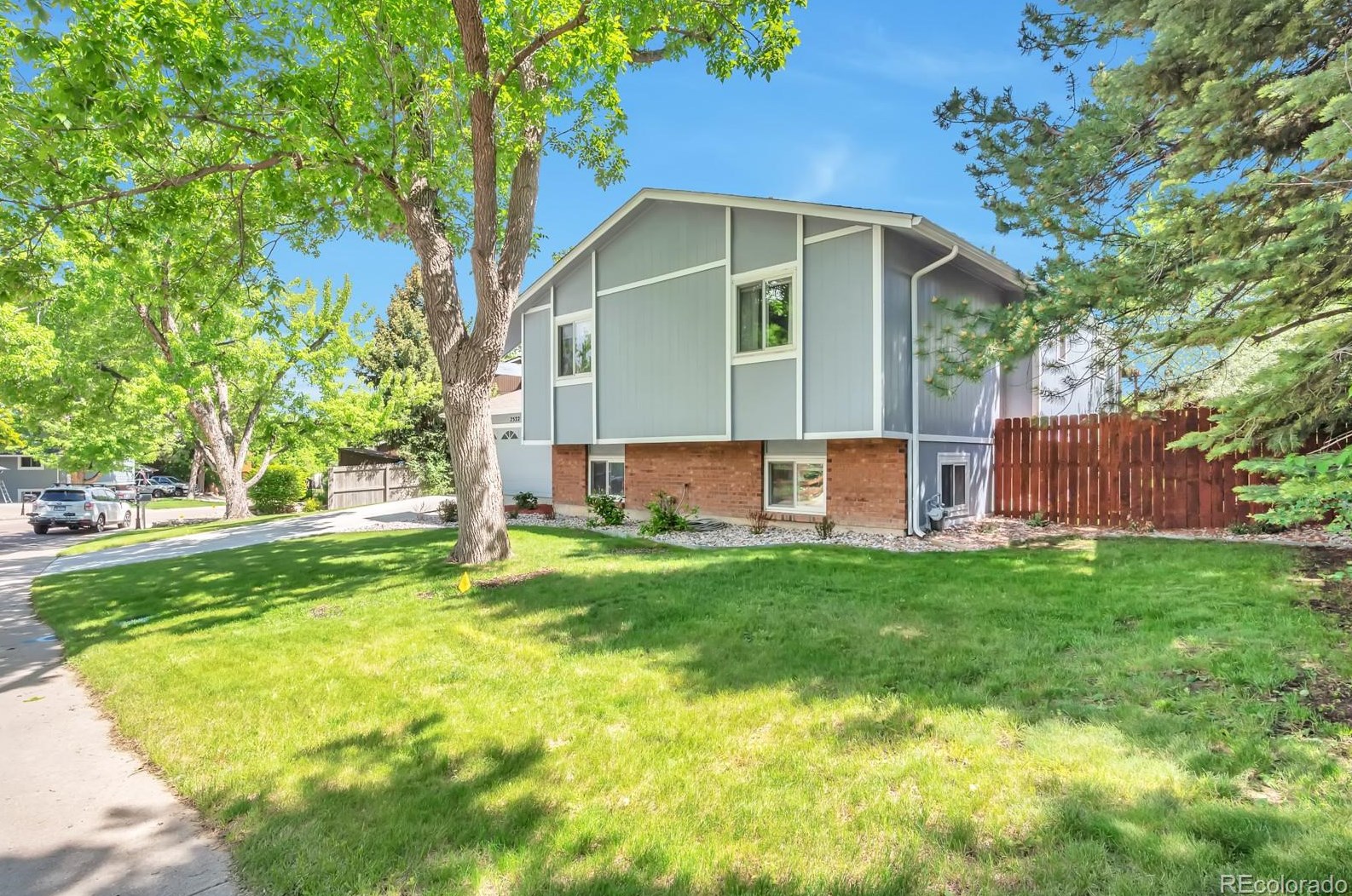 7522 Ottawa Pl, Littleton CO 80128-4461 exterior