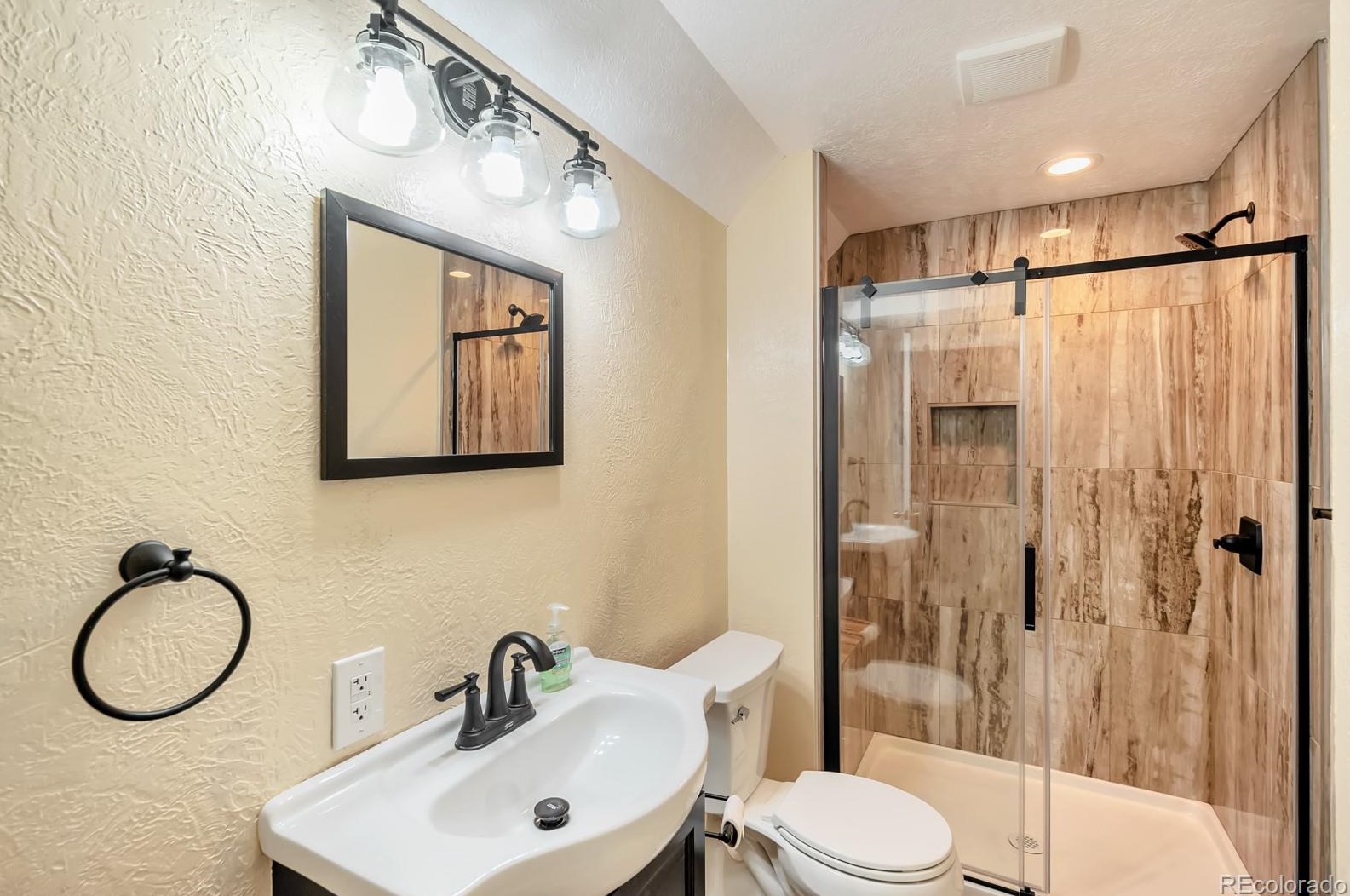 7522 Ottawa Pl, Littleton CO 80128-4461 exterior