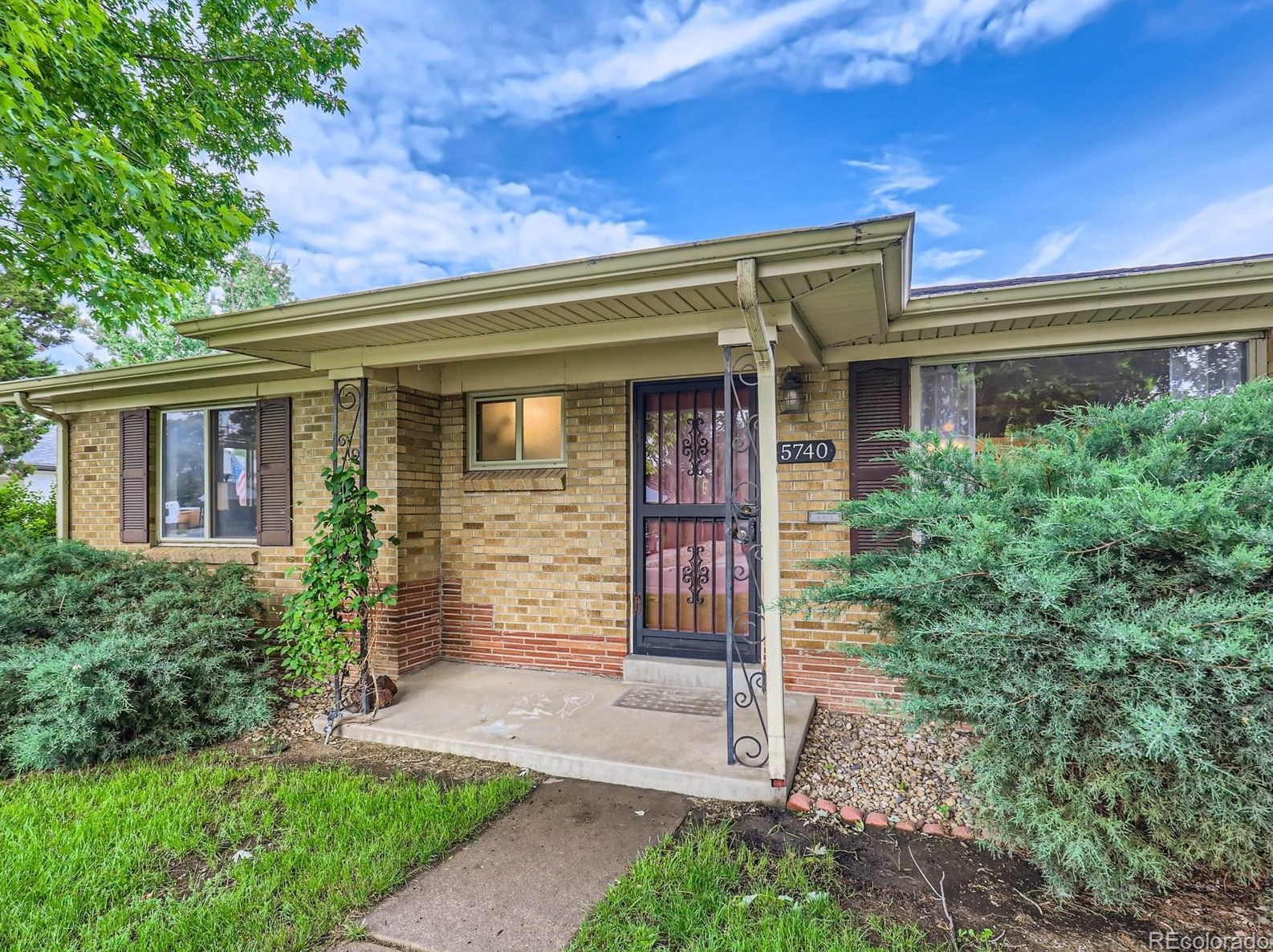 5740 Dudley St, Arvada, CO 80002-2318