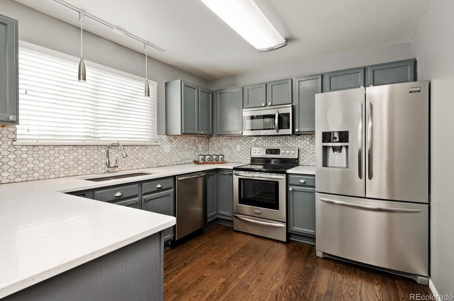 4876 Collinsville Pl, Littleton CO 80130-6824 exterior