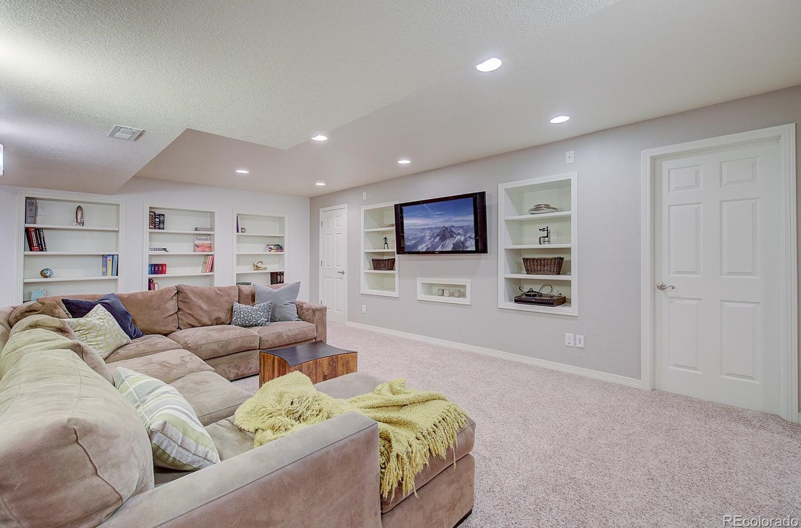 2661 Cactus Blf Pl, Littleton CO 80129-6455 exterior