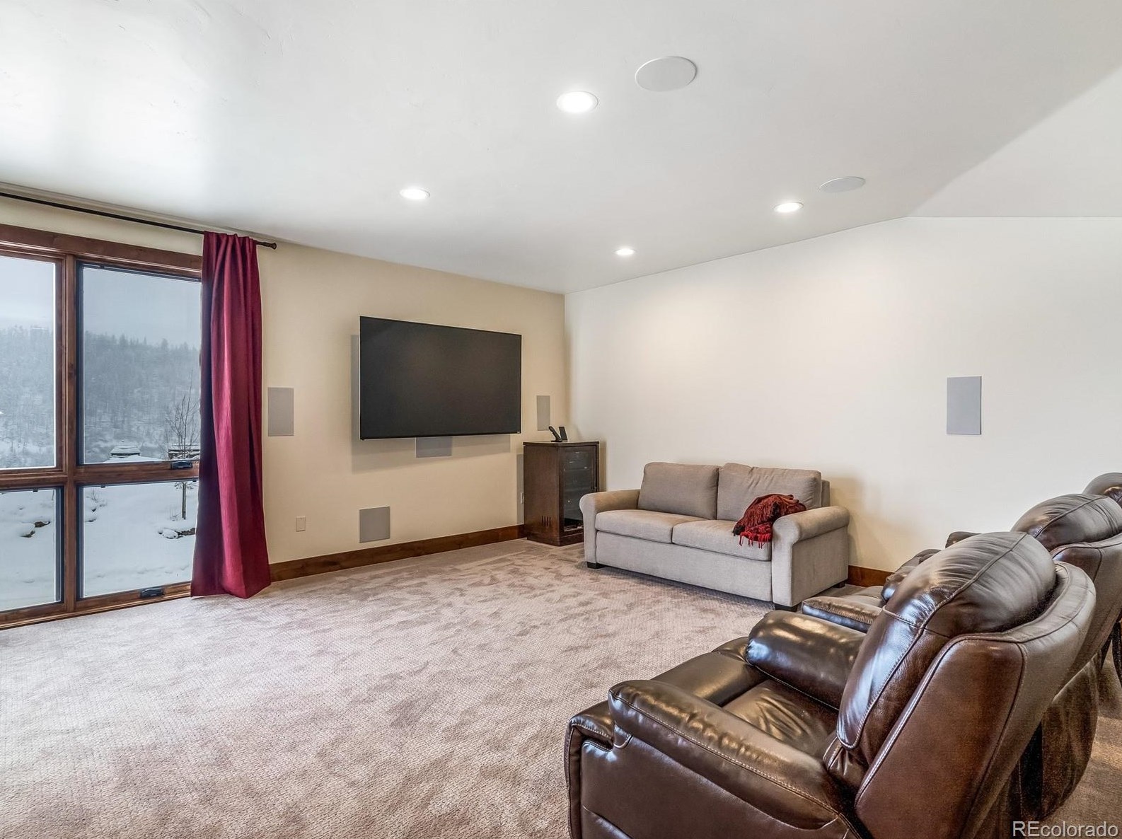 2944 Heavenly Vw, Steamboat Springs CO 80487-8857 exterior