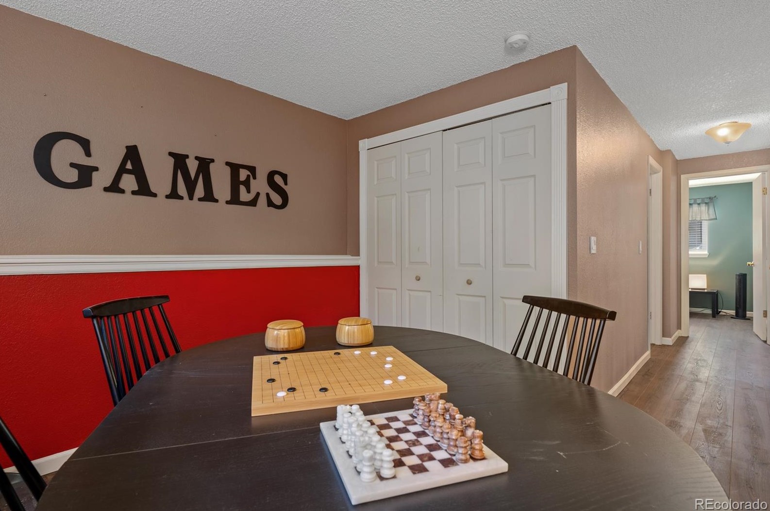 9296 Hickory Cir, Littleton CO 80126-2707 exterior