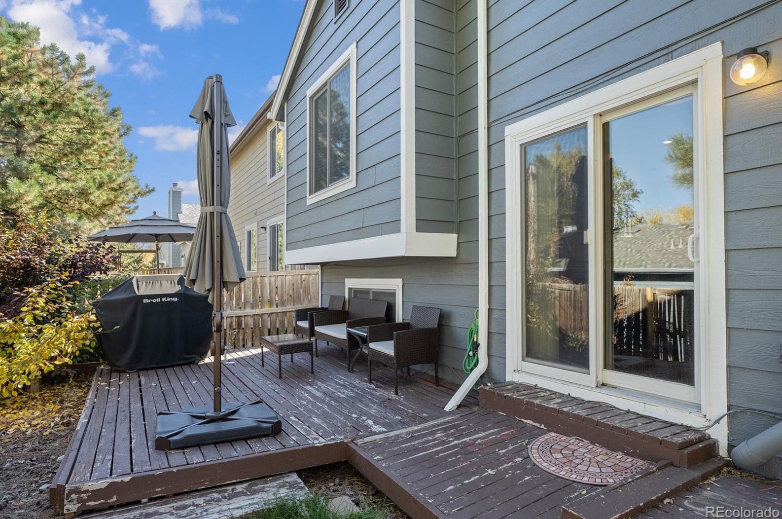 9296 Hickory Cir, Littleton CO 80126-2707 exterior