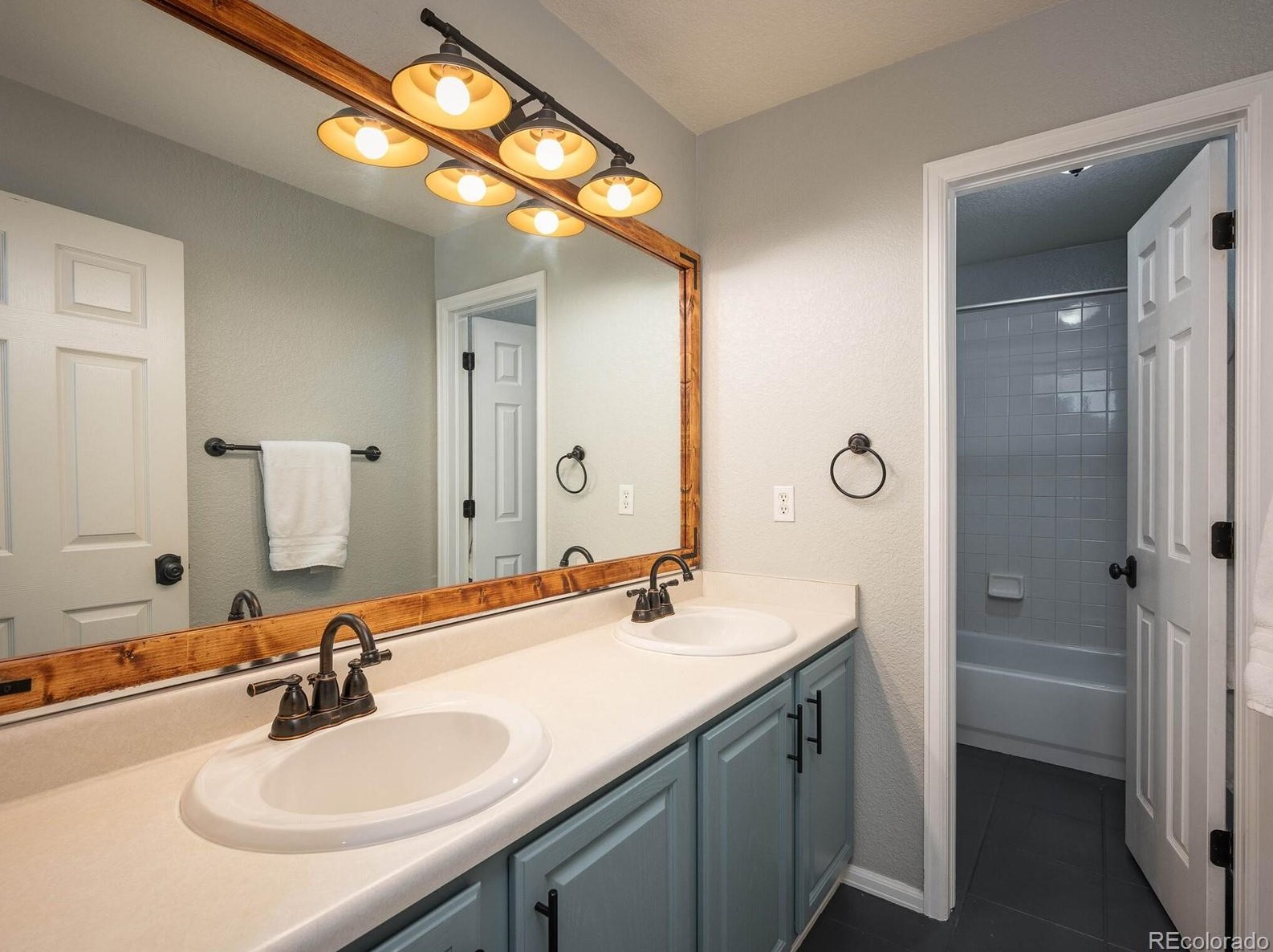 9228 Fox Fire Dr, Littleton CO 80129-6424 exterior