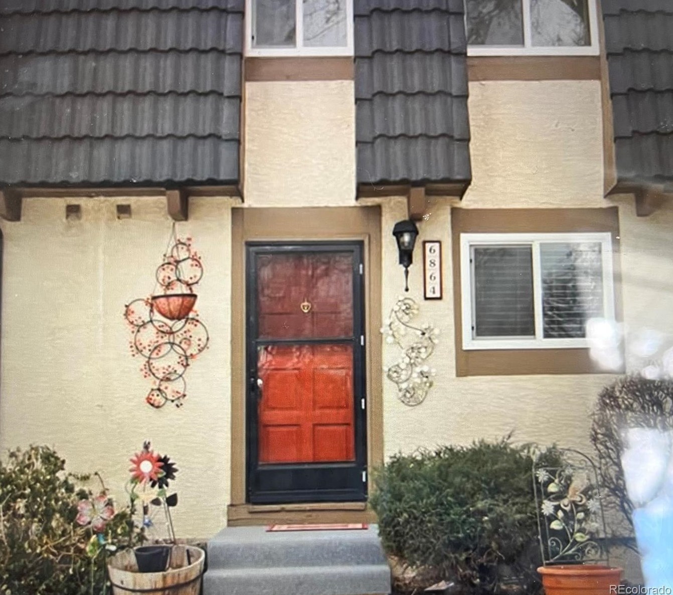 6864 Broadway, Littleton CO  80122-2827 exterior