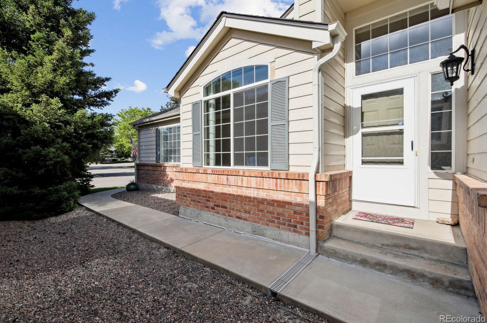 10688 Dumbarton Cir, Littleton, CO 80127-7903