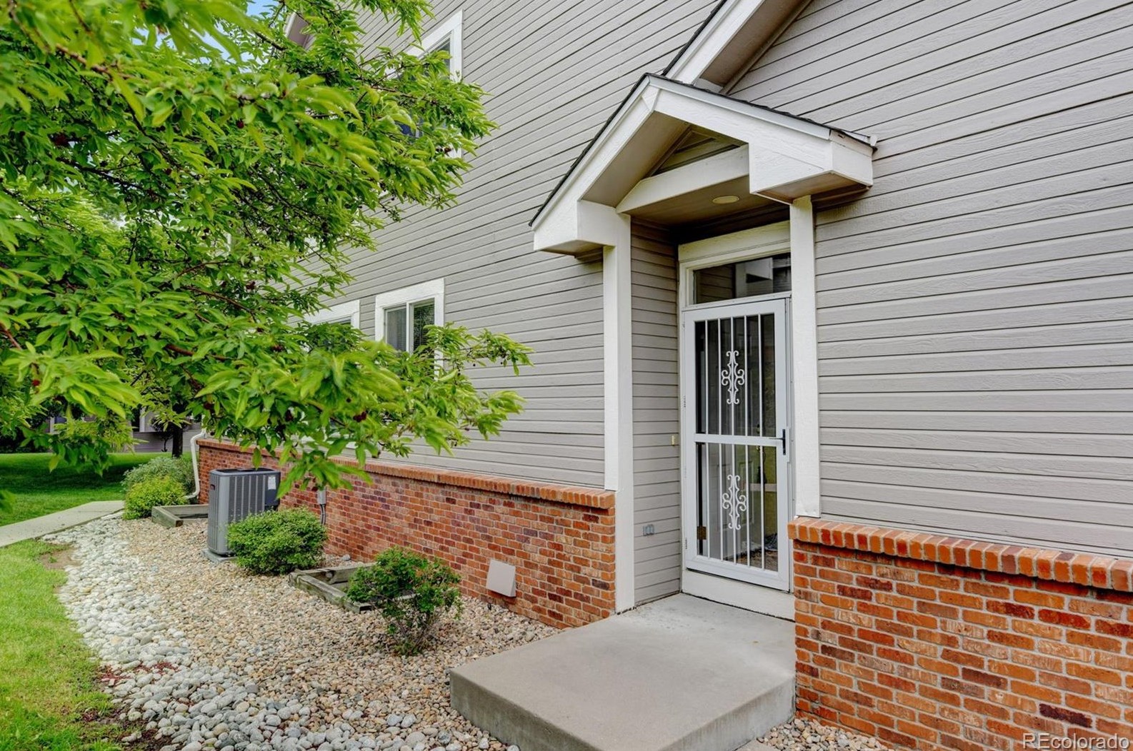 8503 Upham Way, Littleton CO 80128-6353 exterior