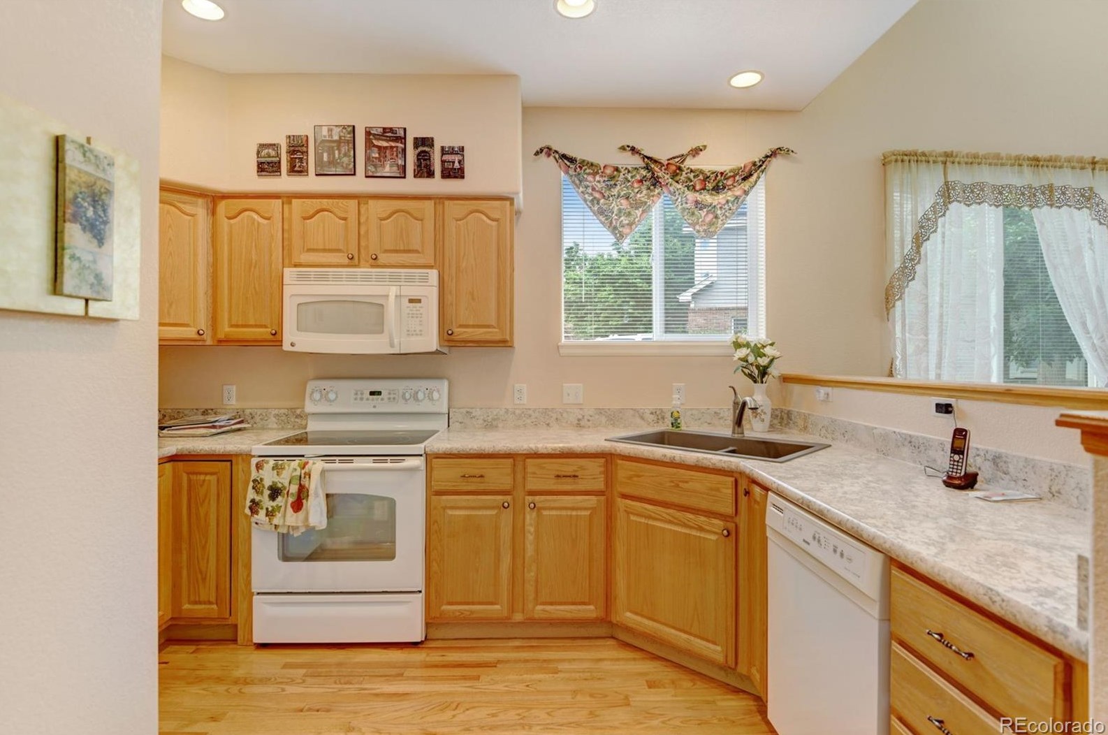 8503 Upham Way, Littleton CO 80128-6353 exterior